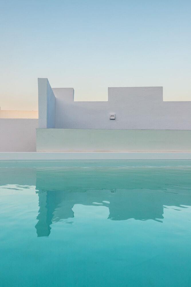 Voca Hotel & Suites