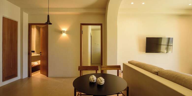 Elessa Hotel