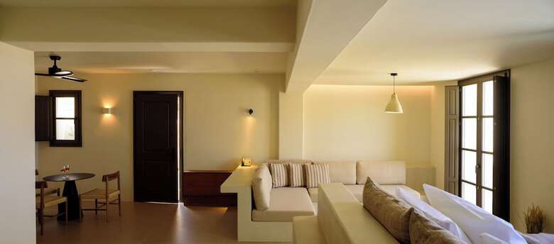 Elessa Hotel
