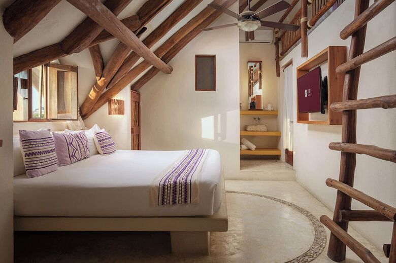 Hotel Exe El Pueblito