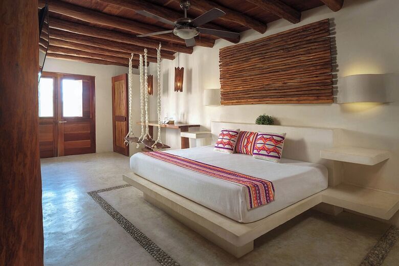 Hotel Exe El Pueblito