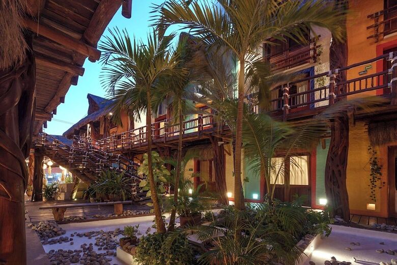 Hotel Exe El Pueblito