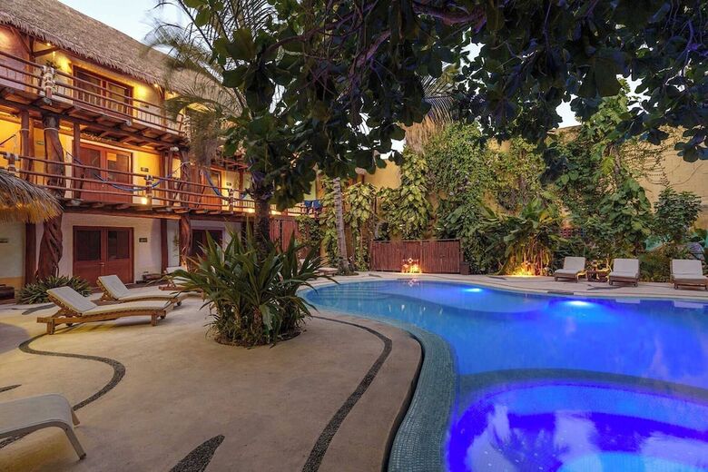 Hotel Exe El Pueblito