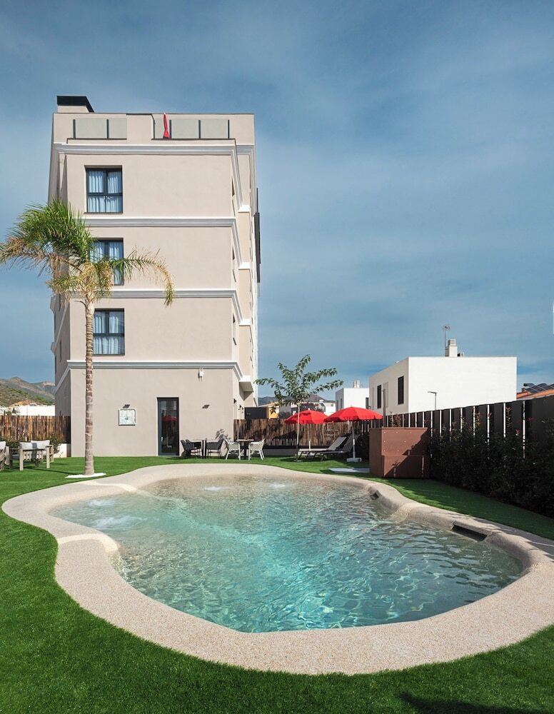 Hotel Sercotel Plana Suites