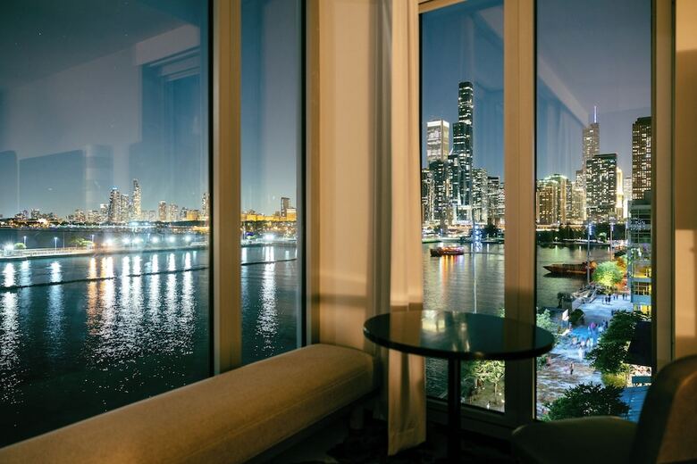 Hotel Sable At Navy Pier Chicago, Curio Collection By Hilton