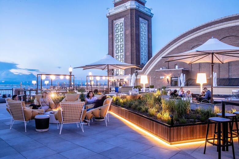 Hotel Sable At Navy Pier Chicago, Curio Collection By Hilton