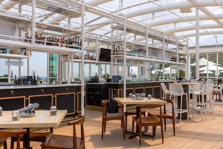 Hotel Sable At Navy Pier Chicago, Curio Collection By Hilton