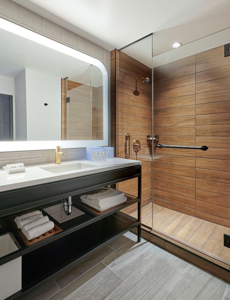 Hotel Sable At Navy Pier Chicago, Curio Collection By Hilton