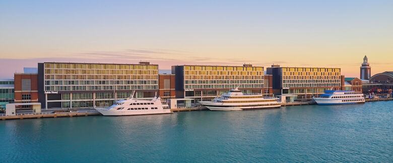 Hotel Sable At Navy Pier Chicago, Curio Collection By Hilton