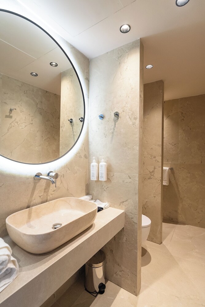 Cab� Hotel Adults Only