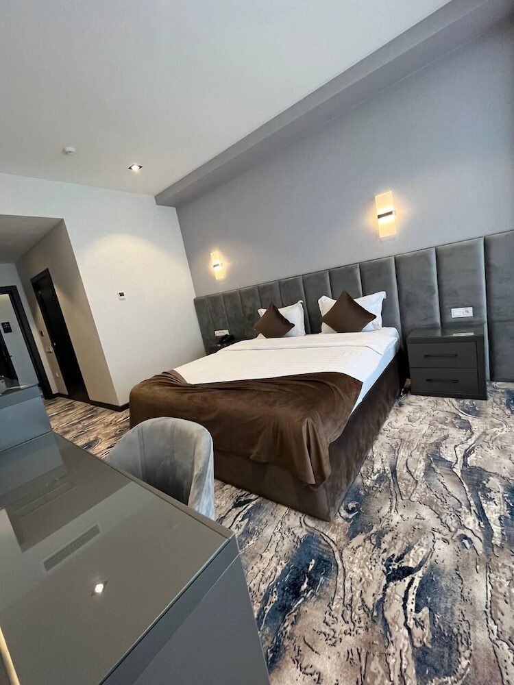 Unique Airport Hotel