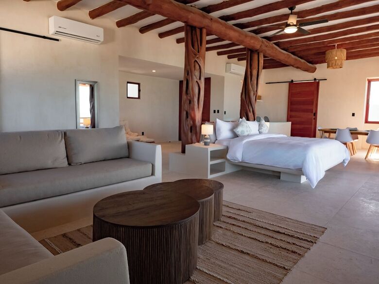 Beachfront Hotel Boutique Dk
