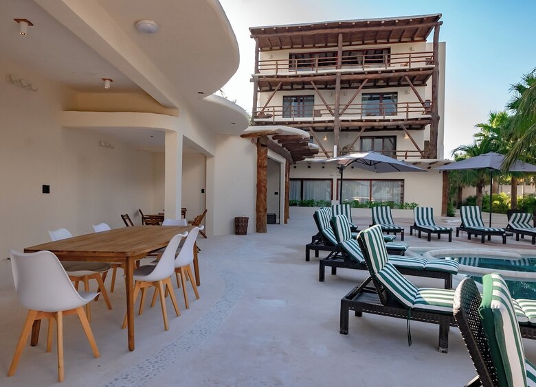 Beachfront Hotel Boutique Dk