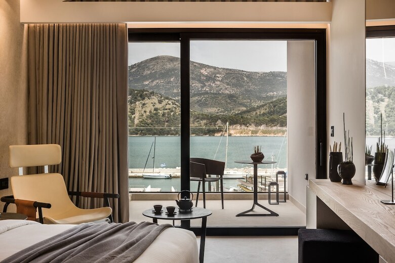 Canale Hotel & Suites