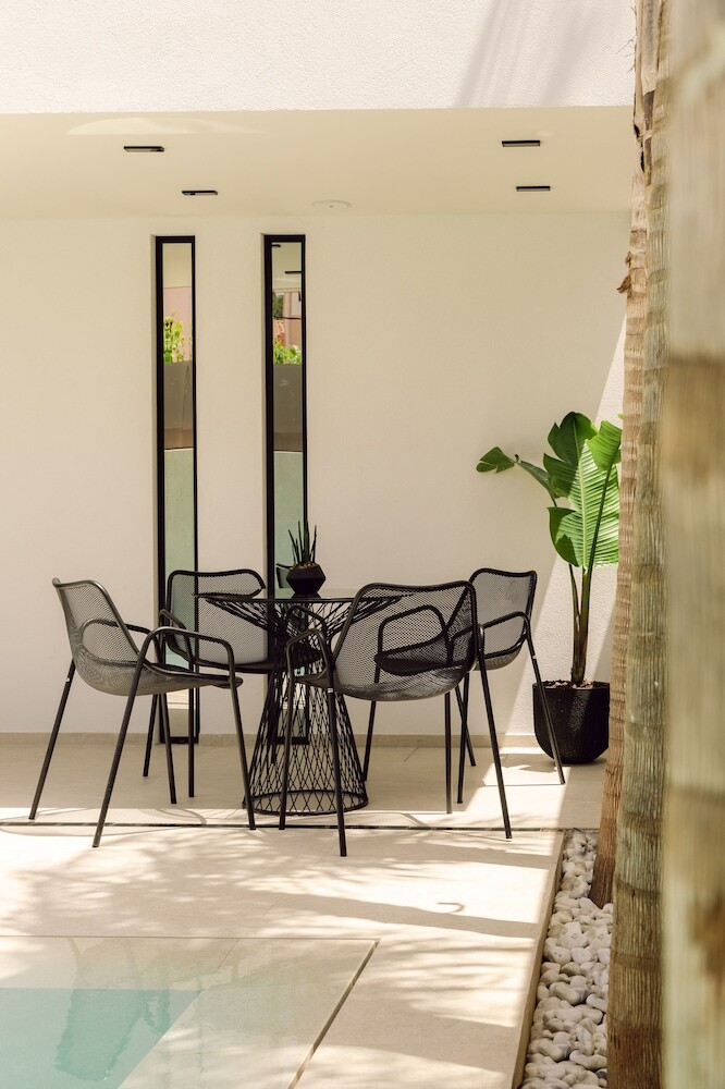 Canale Hotel & Suites