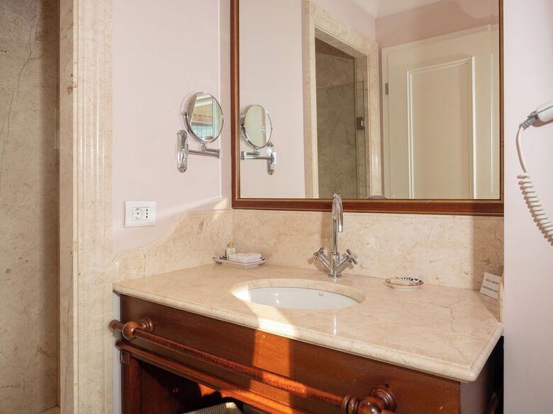 Ebel Boutique Hotel