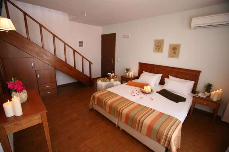 Flamingos Hotel