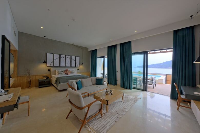 Lures Hotel
