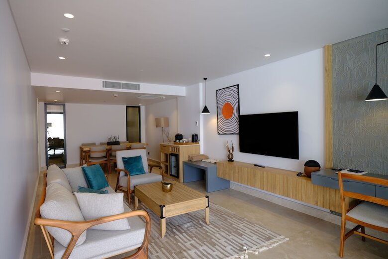 Lures Hotel