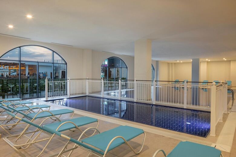 Arcanus Hotels Trendline Side