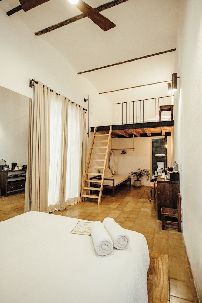 Hotel Sin Nombre