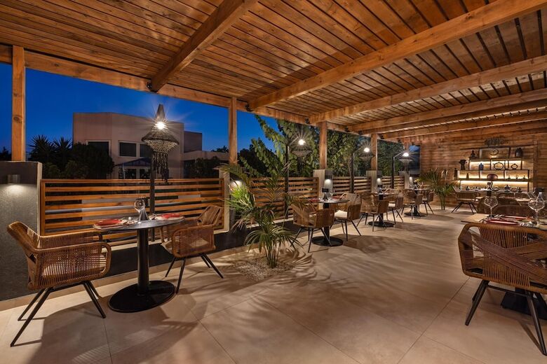 Cabana White Boutique Hotel