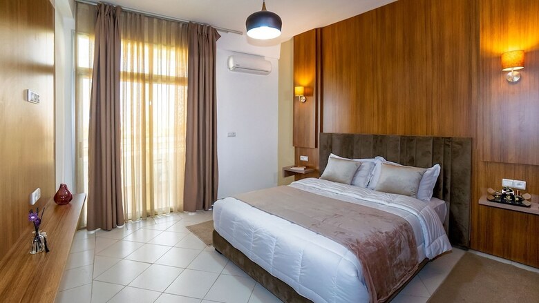 Aparthotel Sables D'or