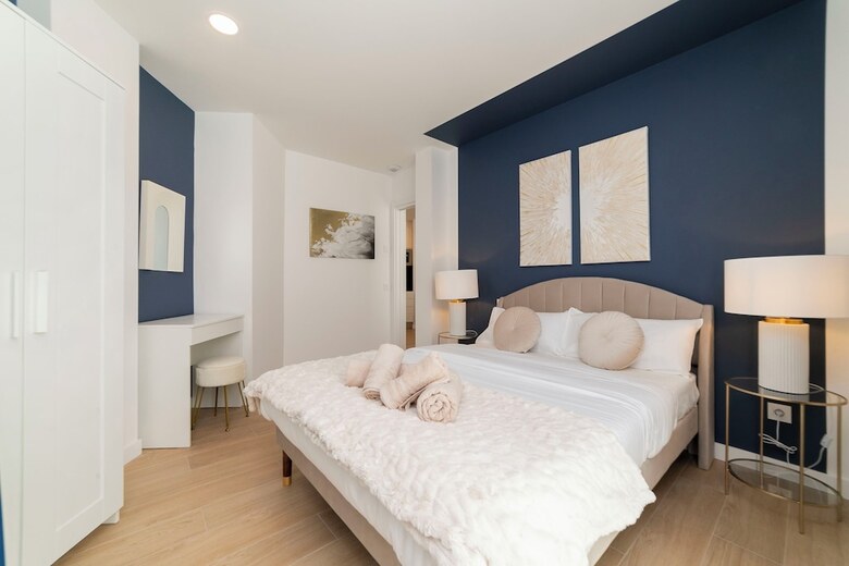 Hostal Aurora Stays By Charming