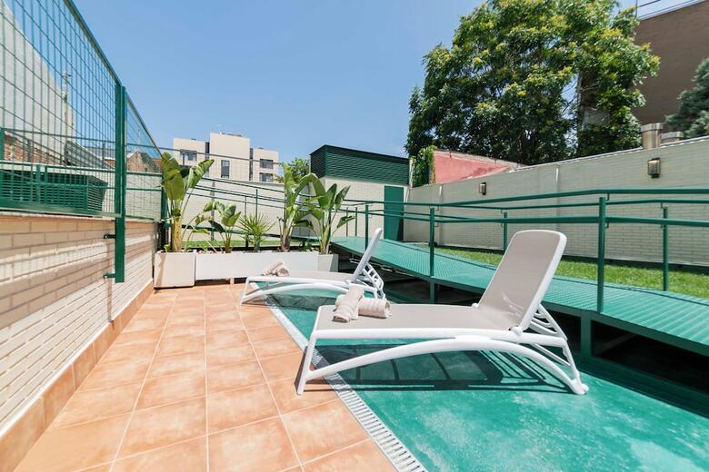 Hostal Aurora Stays By Charming