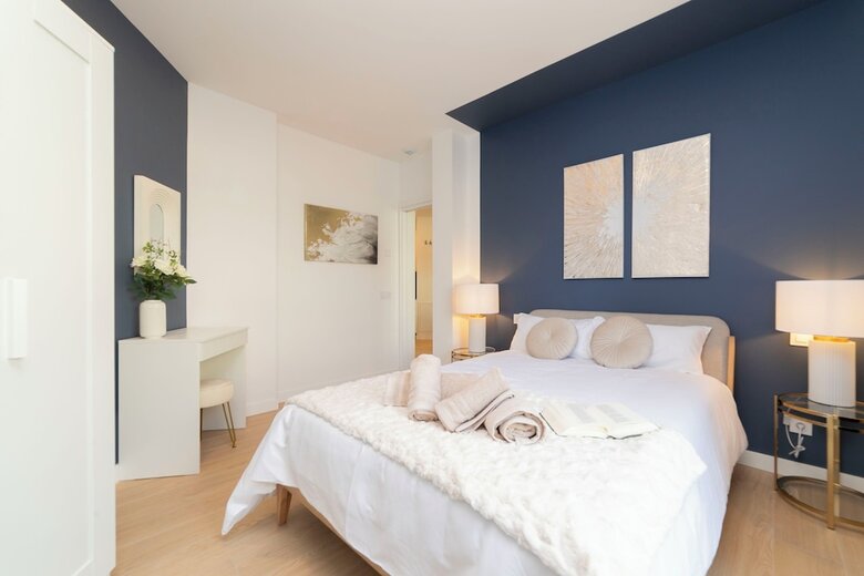 Hostal Aurora Stays By Charming