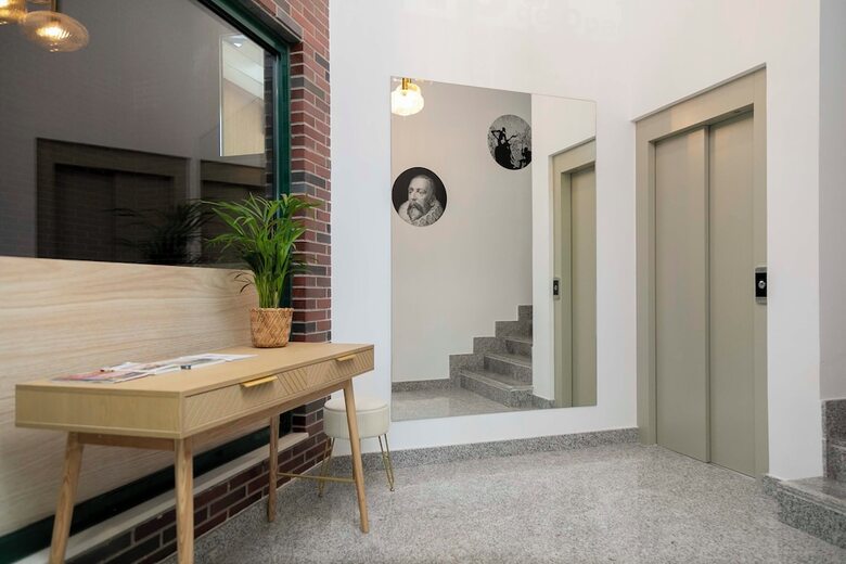 Hostal Aurora Stays By Charming