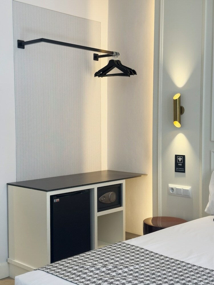 Hostal �pera Stays By Charming