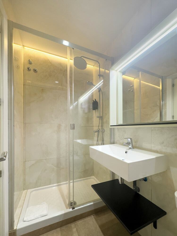 Hostal �pera Stays By Charming