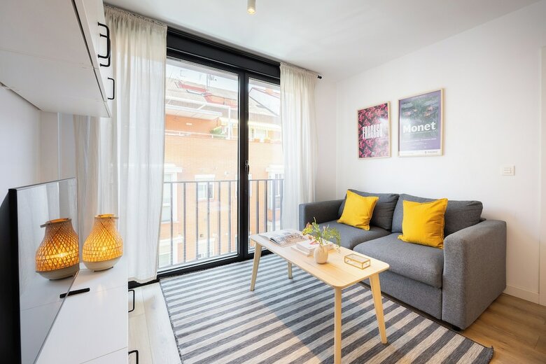 Hotel Edmond Vibes Airport - Ifema Hub