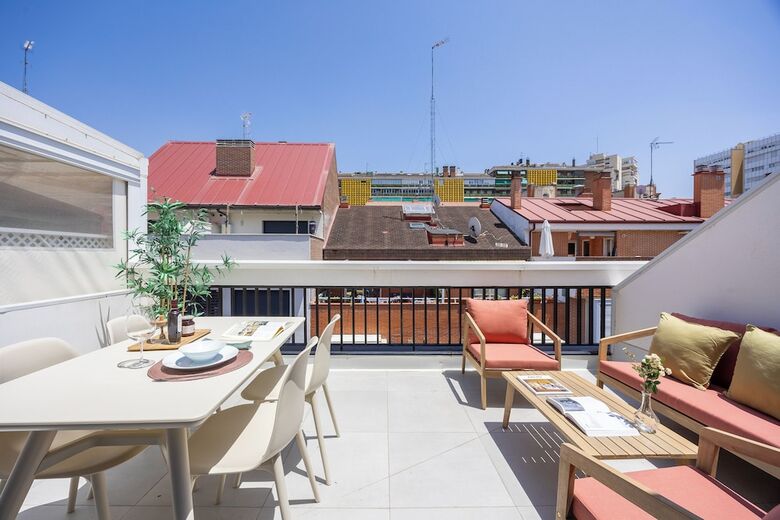 Hotel Edmond Vibes Airport - Ifema Hub