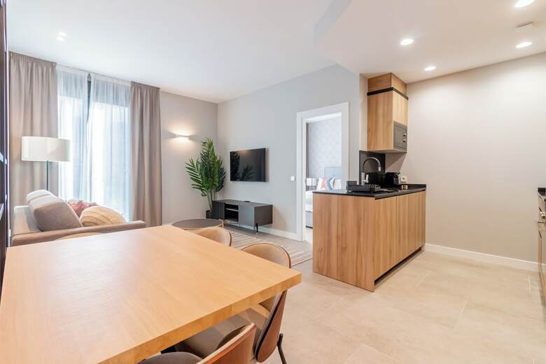 Hotel Home Art Apartments Bernab�u