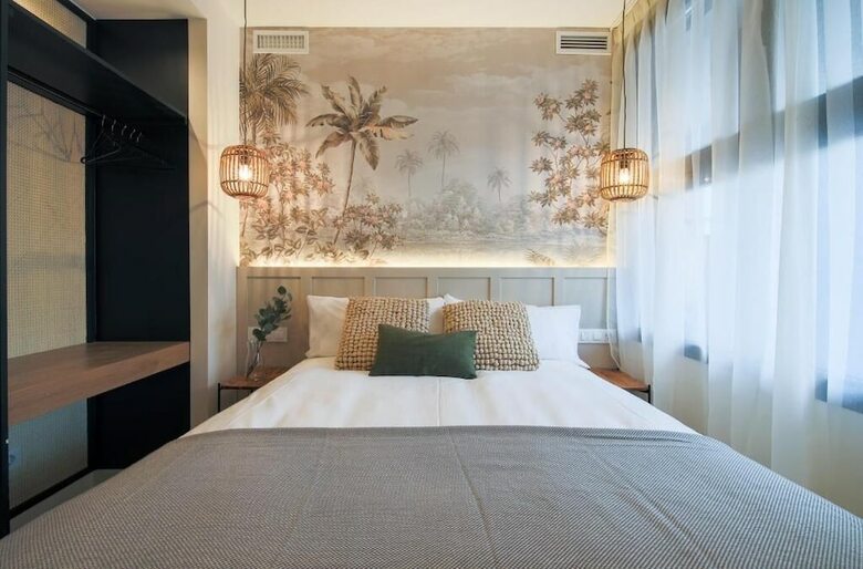Aparthotel Home42