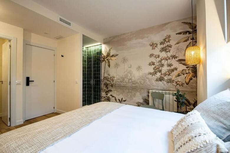 Aparthotel Home42