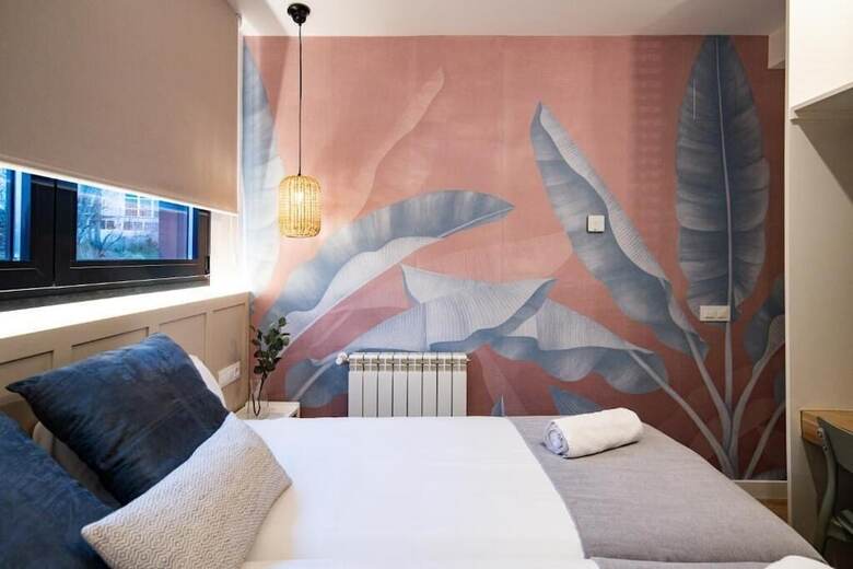 Aparthotel Home42