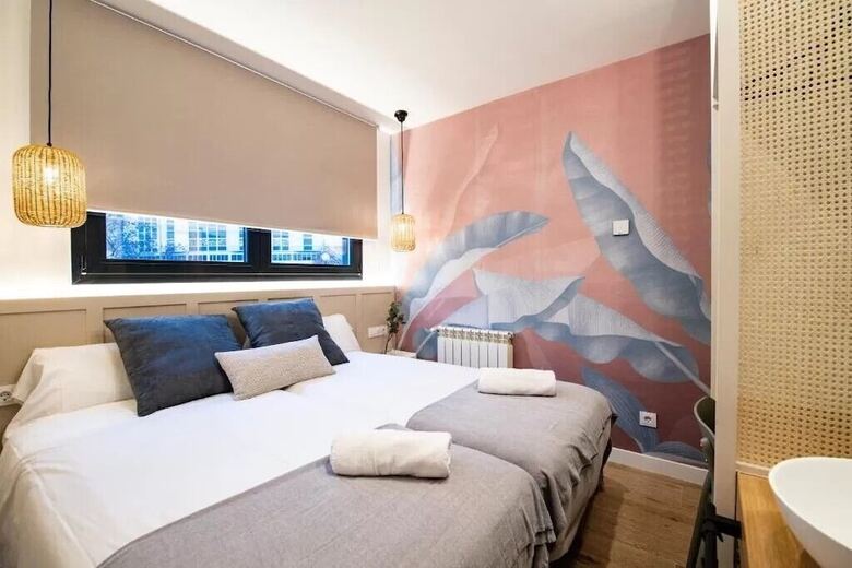 Aparthotel Home42