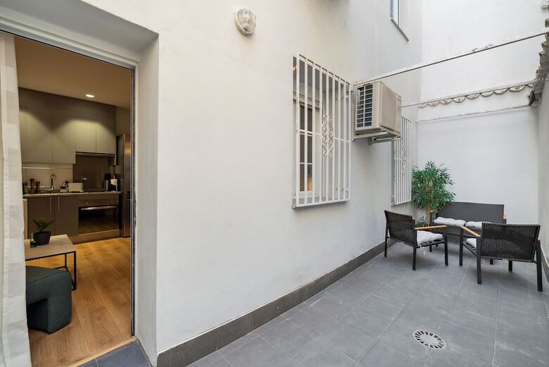 Aparthotel Limehome Madrid Calle De Santa Ana
