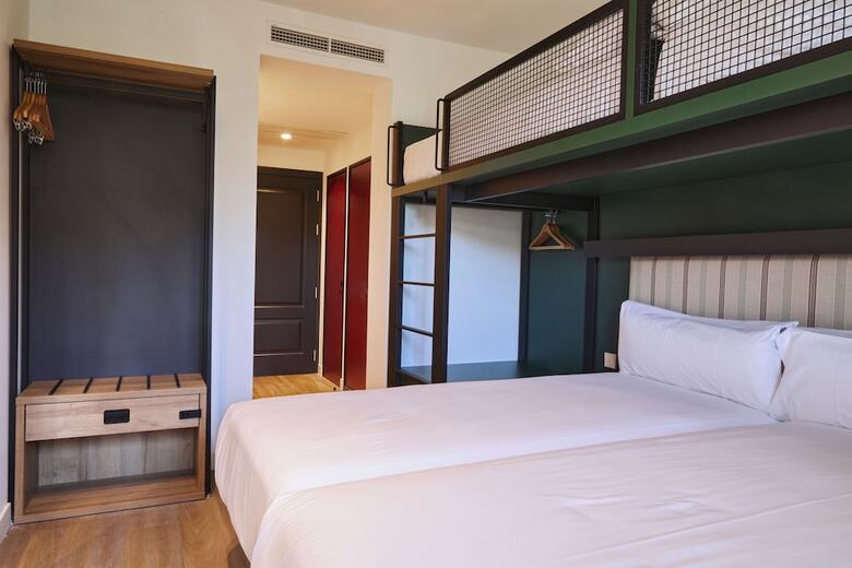 Hotel Latroupe Prado