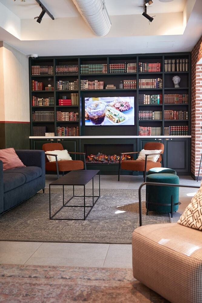 Hotel Latroupe Prado