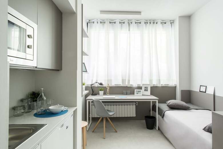 Hostal Residencia Universitaria Resa Claudio Coello - Campus Accomodation