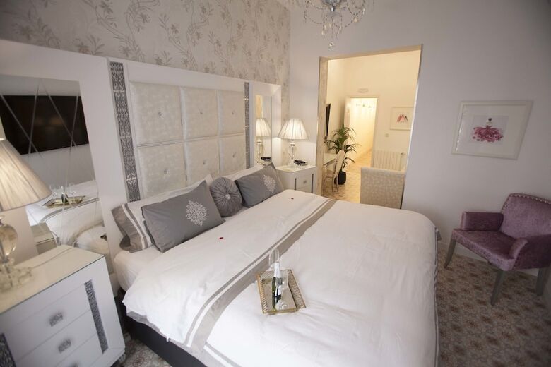 Hostal Boutique Palace - Adults Only