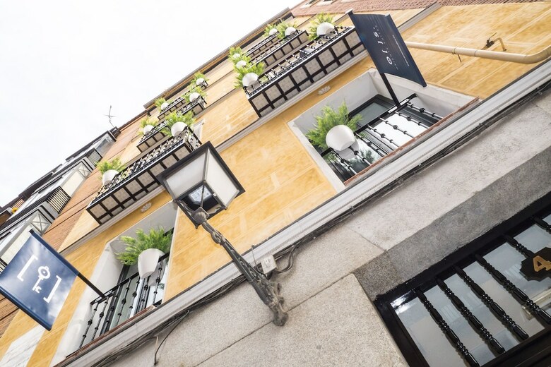 Aparthotel Oriente Suites