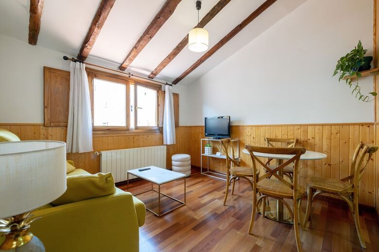 Aparthotel Oriente Suites