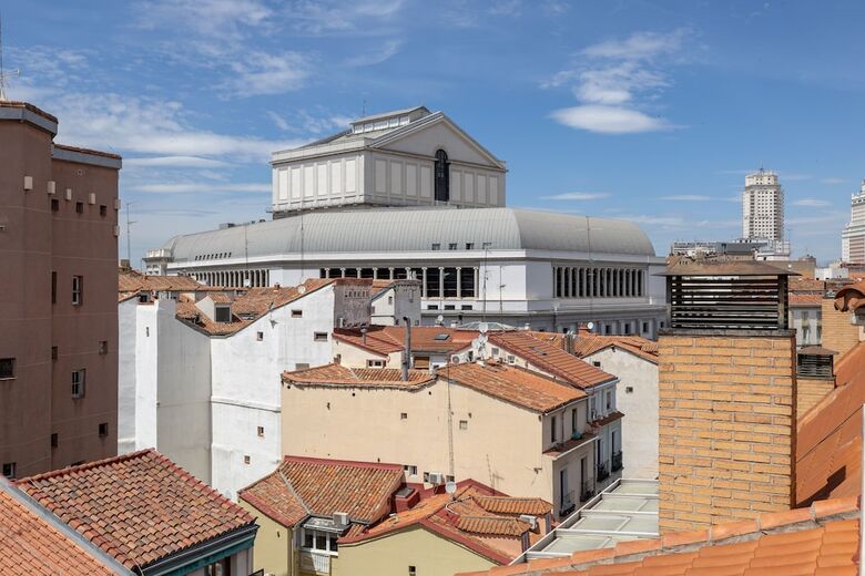 Aparthotel Oriente Suites