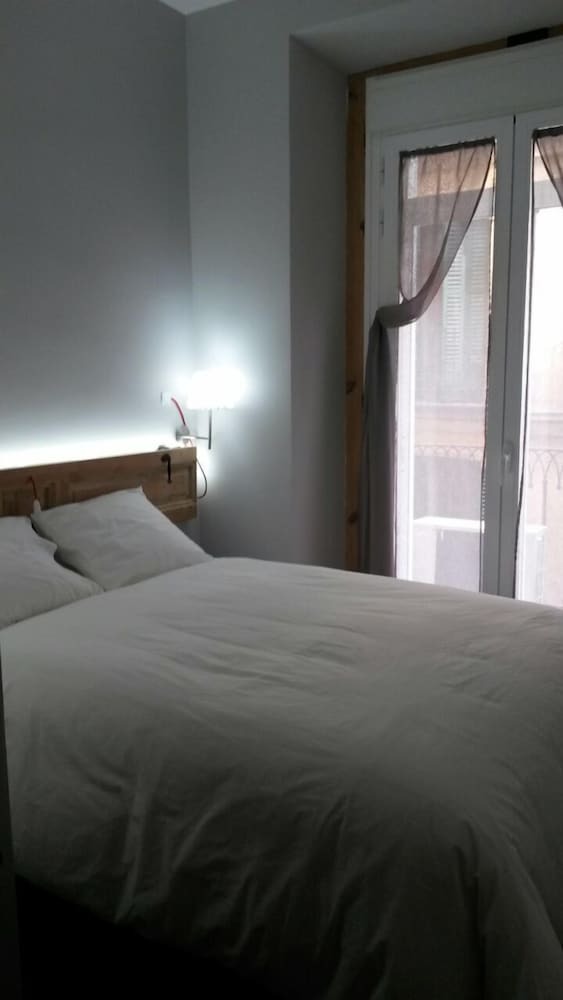 Diezmadrid Hostal