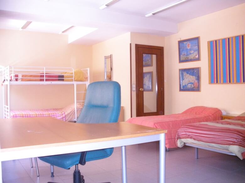 Hostal Hispania Residence - Hostel